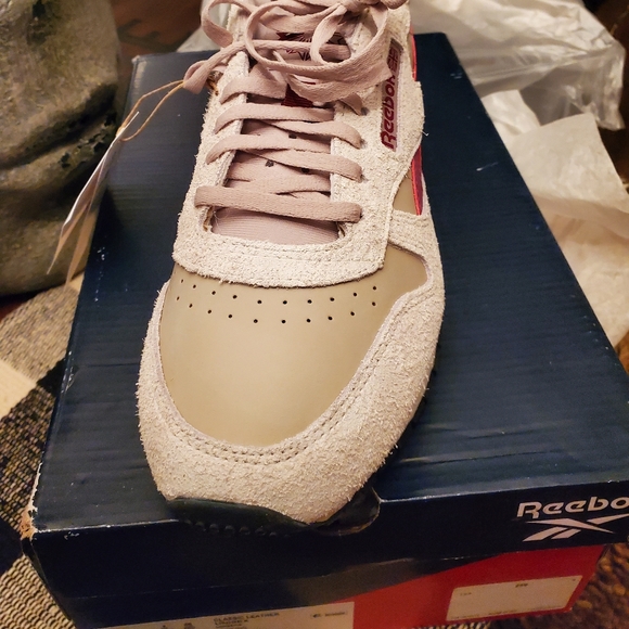 Shoes - Picture 3 of 4